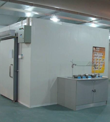 Customised Cold And Freezer Room Img02 wine cellar